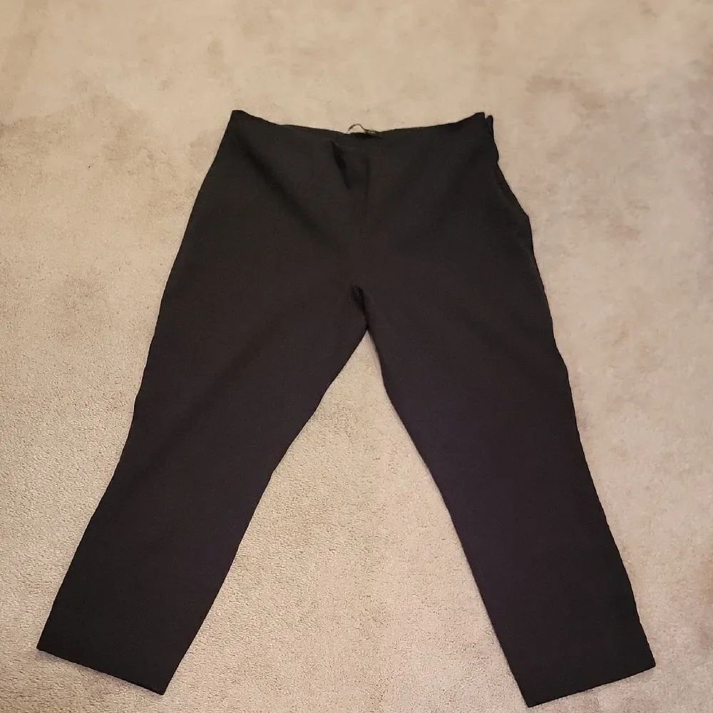 Elie Tahari Pull On Crop Pants Sz 8